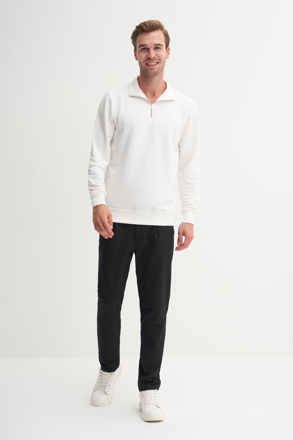 Regular Fit Stand Collar Seasonal 3 Thread Sweatshirt