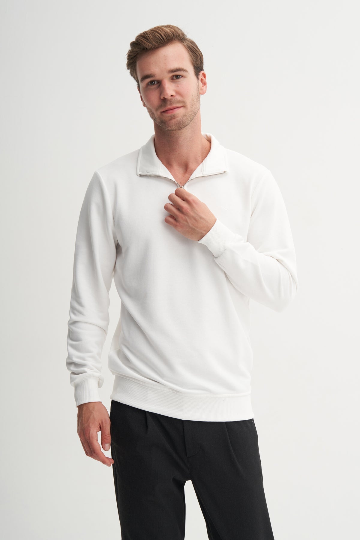 Regular Fit Stand Collar Seasonal 3 Thread Sweatshirt