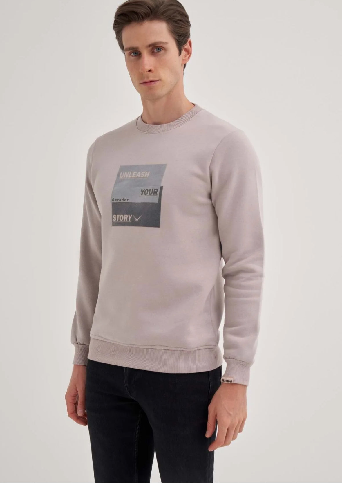 UNLEASH STORY Graphic Cotton Blend Relaxed Fit Sweatshirt