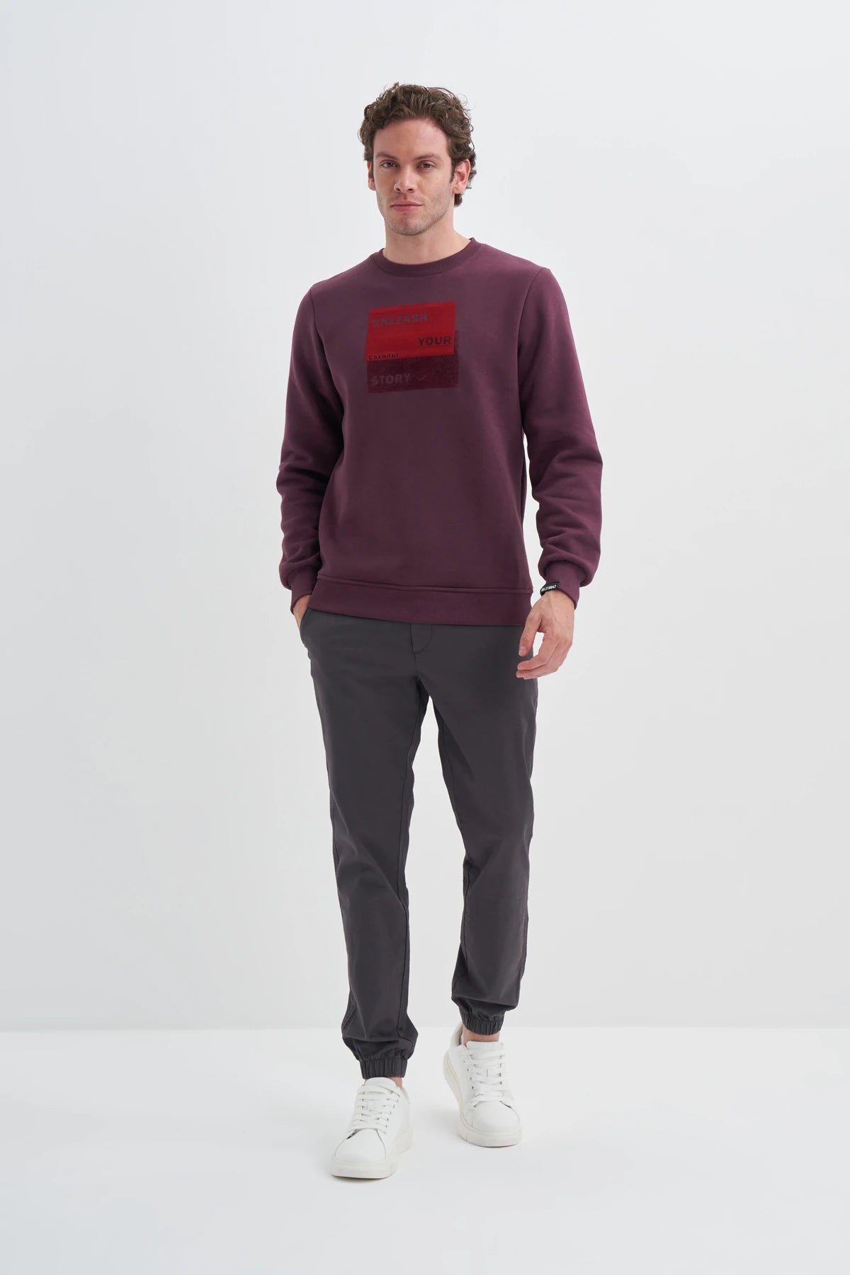 UNLEASH STORY Graphic Cotton Blend Relaxed Fit Sweatshirt