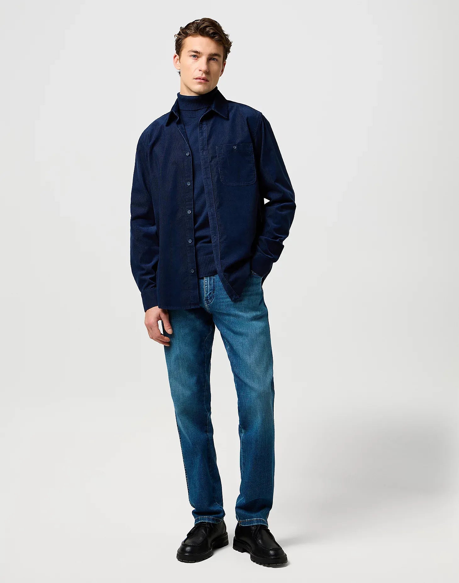 Wrangler Texas Slim 822 Authentic Slim in Rouge