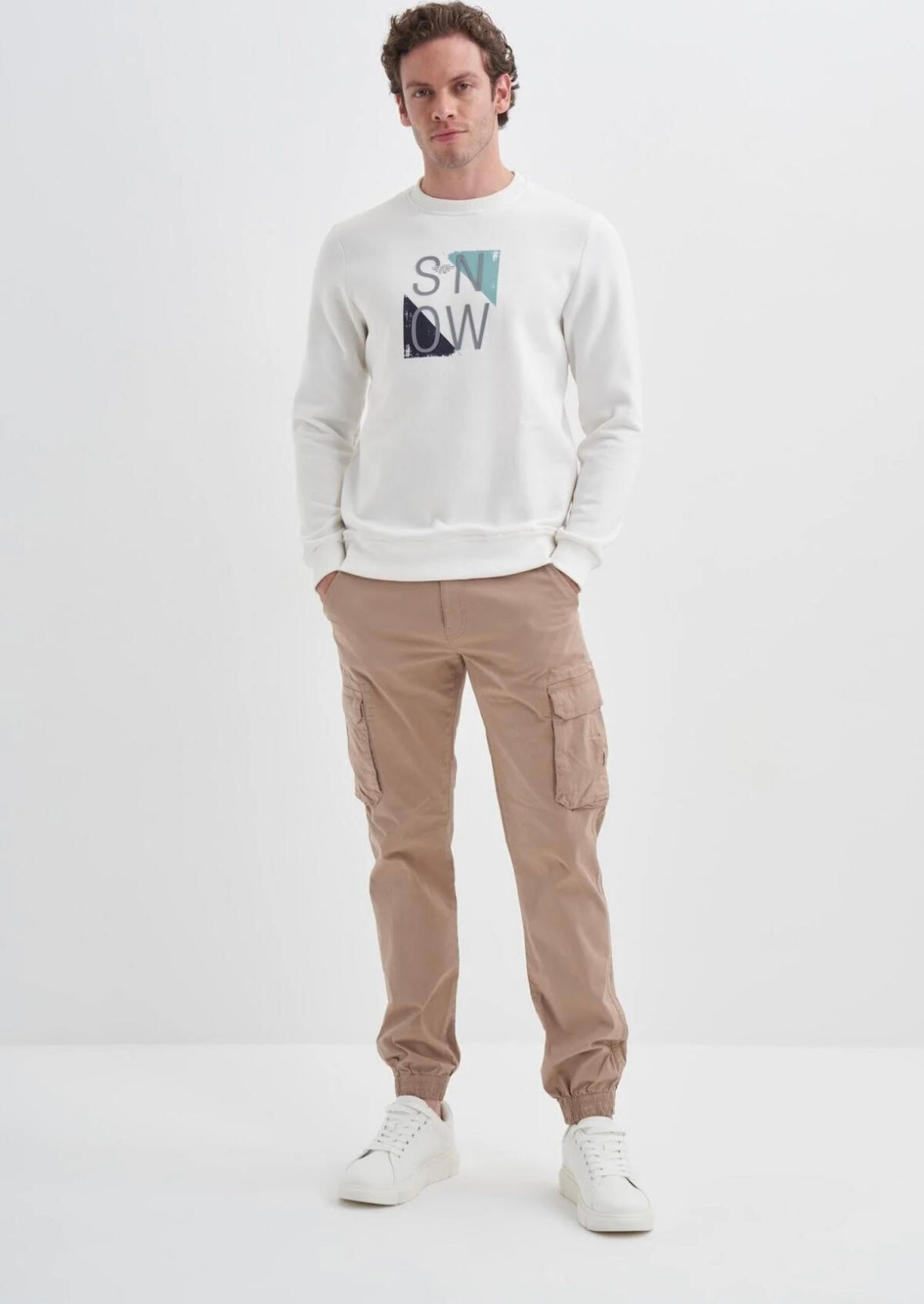 Stylized SNOW Print Cotton Blend Regular Fit Sweatshirt